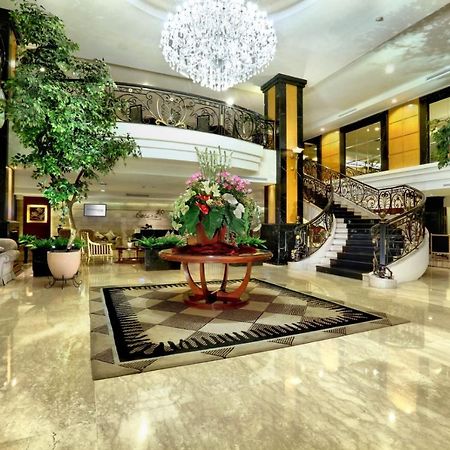 Aston Tropicana Hotel Bandung Kültér fotó