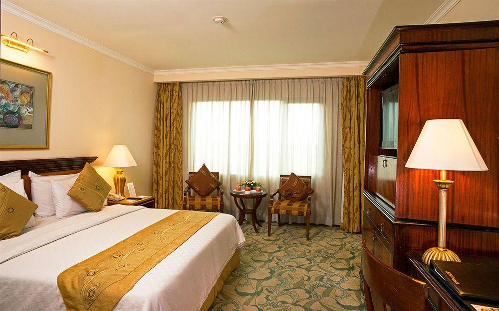 Aston Tropicana Hotel Bandung Kültér fotó