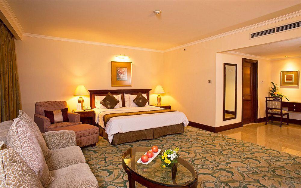 Aston Tropicana Hotel Bandung Kültér fotó