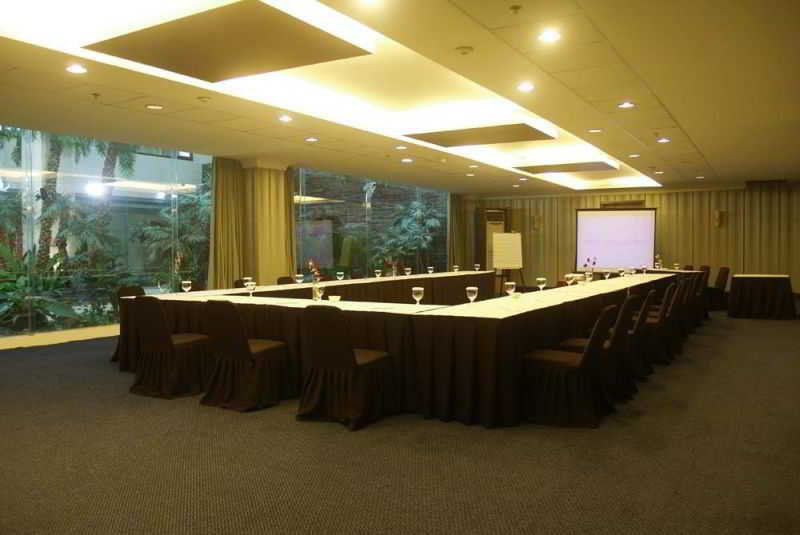 Aston Tropicana Hotel Bandung Kültér fotó