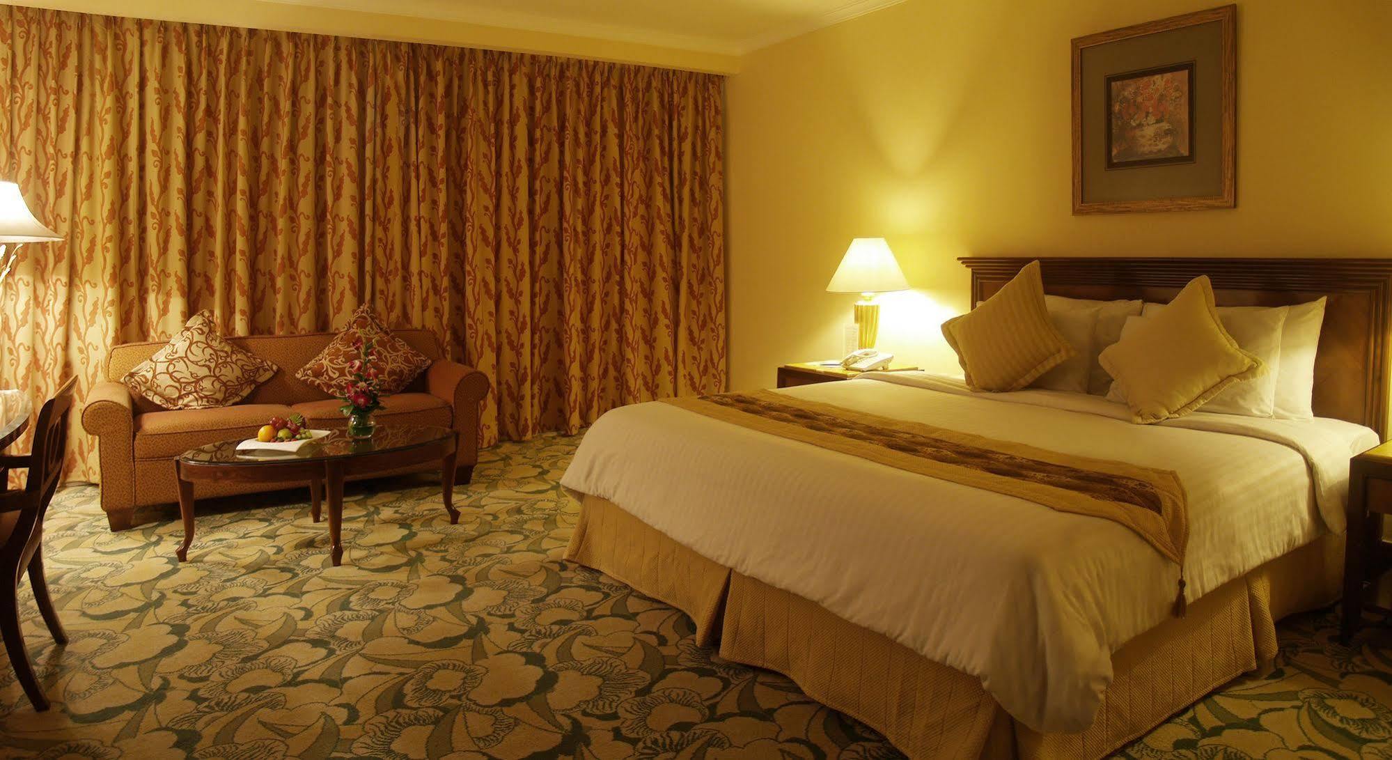 Aston Tropicana Hotel Bandung Kültér fotó