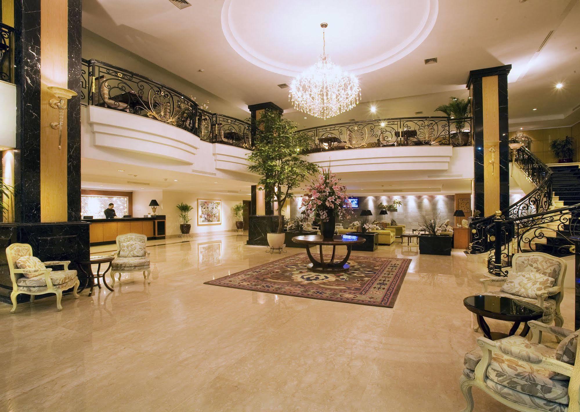Aston Tropicana Hotel Bandung Kültér fotó