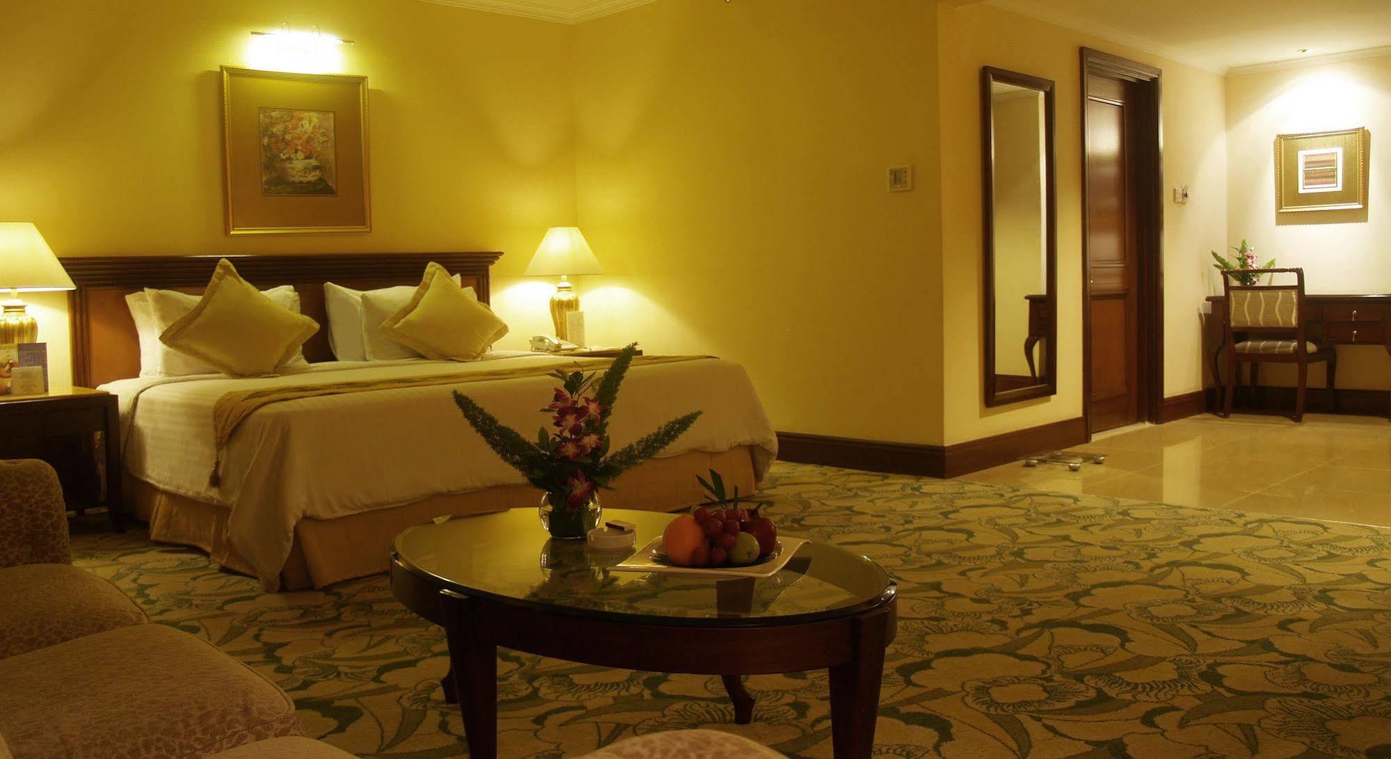 Aston Tropicana Hotel Bandung Kültér fotó