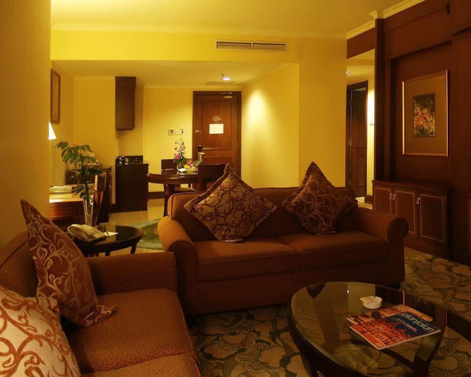 Aston Tropicana Hotel Bandung Kültér fotó